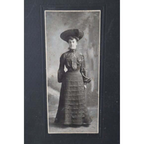 6 Victorian Photograph on Board Family Portrait Black White Picture Cabinet - Picture 6 of 6